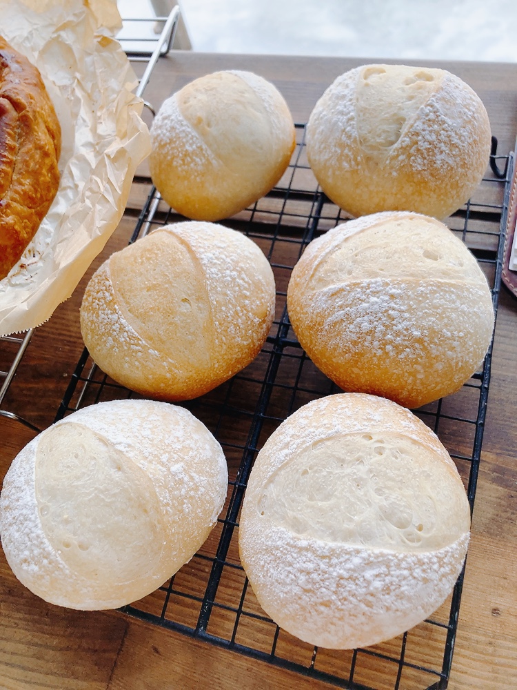 chiyamiパン
・安佐北区のLeaf+内で
自家製酵母のパンと焼き菓子を作ってます。
・パンと焼き菓子
「マアルTreeの春まつり」4月4日㈯