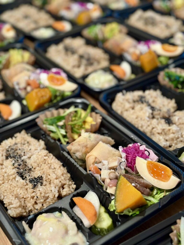 ◎はやりのごはん
・体に優しいお弁当や焼き菓子の販売
・ランチボックス、焼き菓子
「マアルTreeの春まつり」4月4日㈯