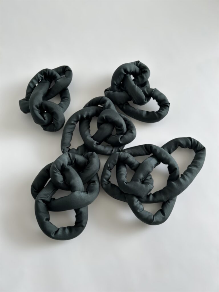 TOFU
・服飾小物、立体小物など制作。
・TOTEやShoulder Bag、ポーチ、チャーム類
「マアルTreeの春まつり」4月4日㈯